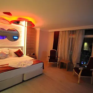 https://dora-beach-marmaris.aegeanhotels.net